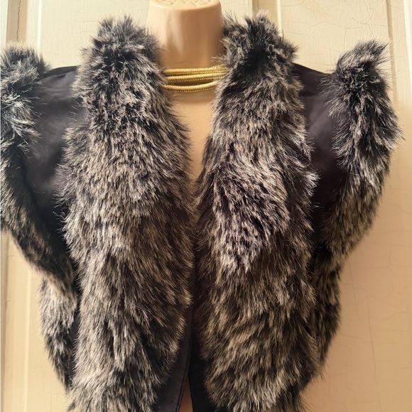 Akira Faux Fur Vest with Black and Gray Accents - Picture 4 of 6